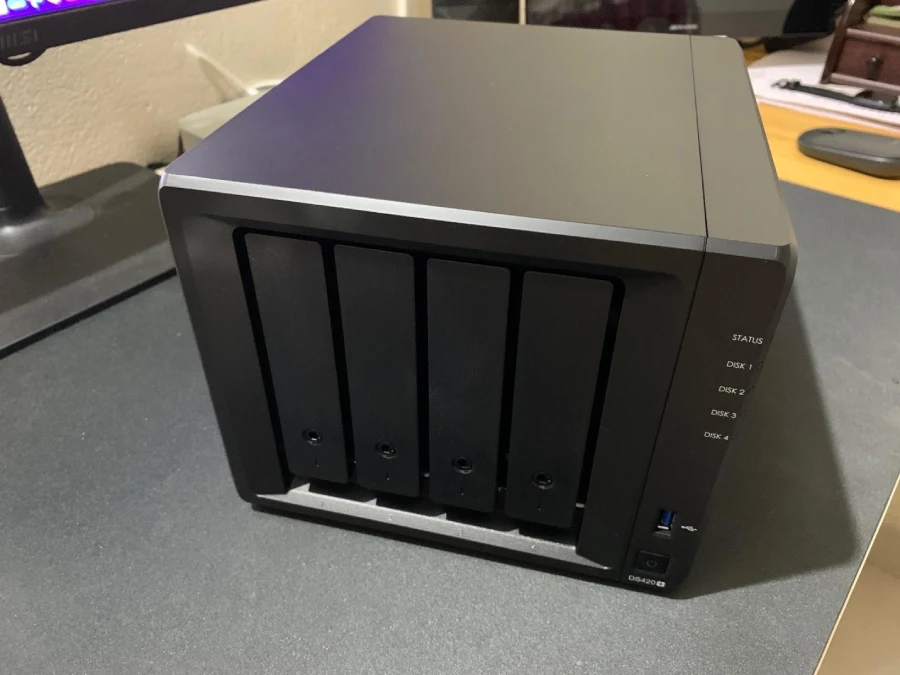 Synology-DS420-Plus-1