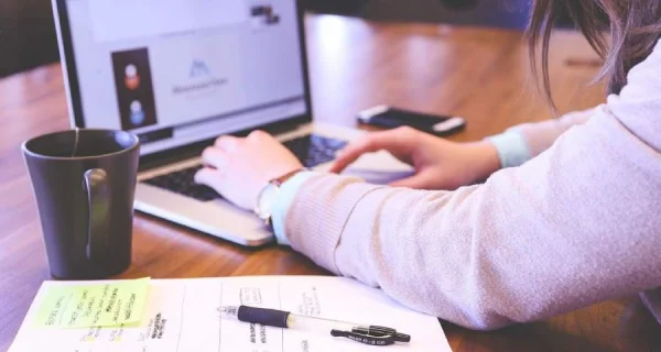 Which Laptop for Writers? An Ultimate Guide