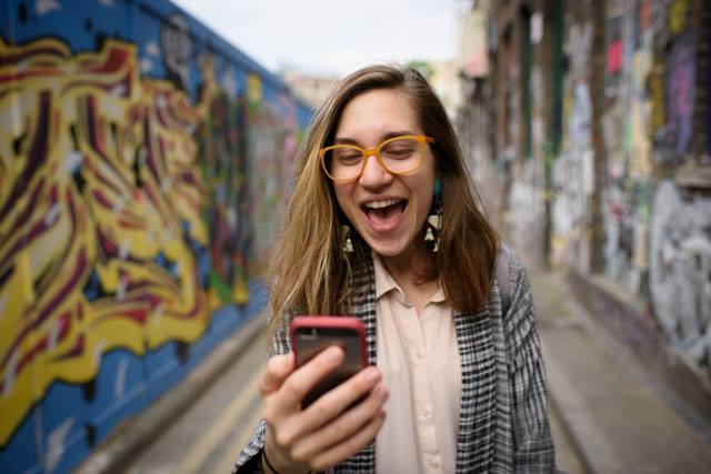 Triggertrap Selfie – Snap a Shot by Screaming at Your Phone