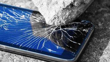 The Costs of Repairing a Broken or Cracked iPhone Screen