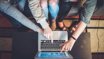 4 Industries that Should Include Online Chat Services