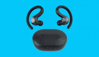 Why Prefer Earbuds Over Normal Bluetooth Headphones?