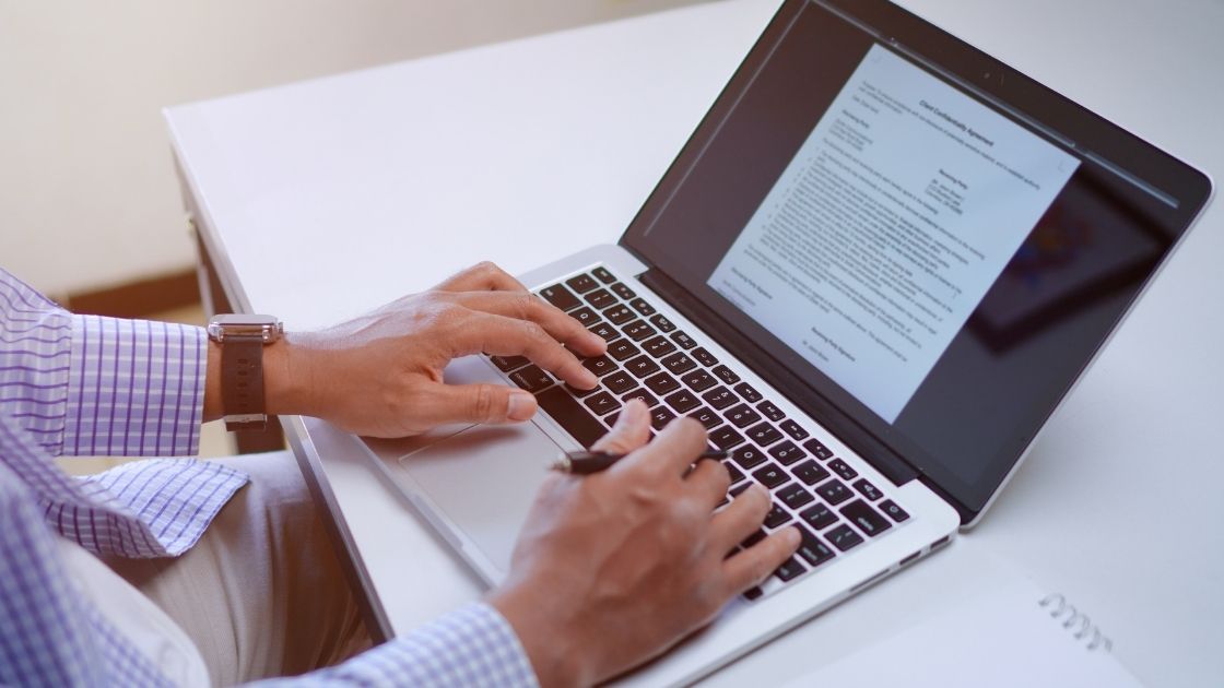 How Does an Online Notary Work in Dubai for Foreign Citizens