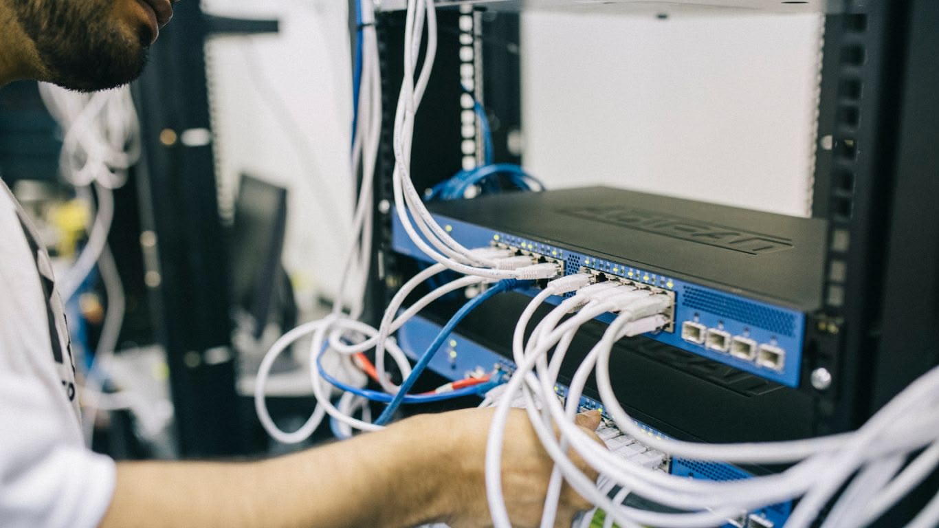 Employee operating a server of a business that uses computer telephony integration