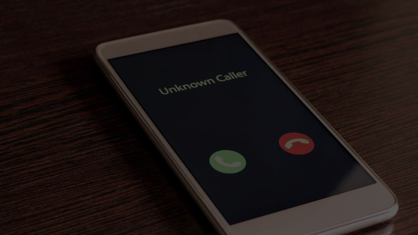 How Scammers Call From No Caller ID Calls: Risks, and How to Trace Them